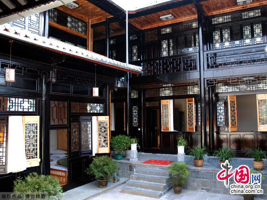 Tengchong in Baoshan, Yunnan, is located on the border with Myanmar. It was once a communications hub of the Silk Road. As a cultural and historical city, it is now a trading post for emerald.