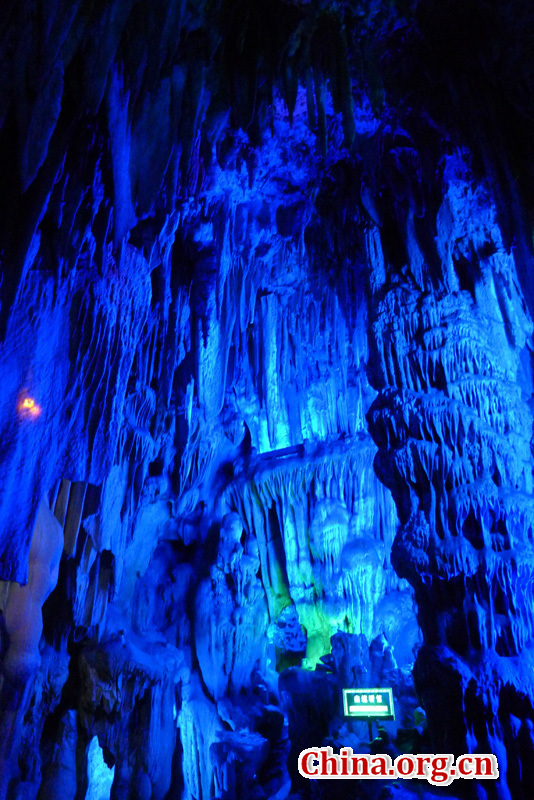 The cave is named after the verdant reeds that grow outside it and local people also make flutes from these plants. This spectacular cave is located 5 km northwest of the downtown of Guilin, and it is a must see for any visitor. Over millions of years, dripping water has eroded the cave to create a special world of various stalactites, stone pillars and rock formations. 