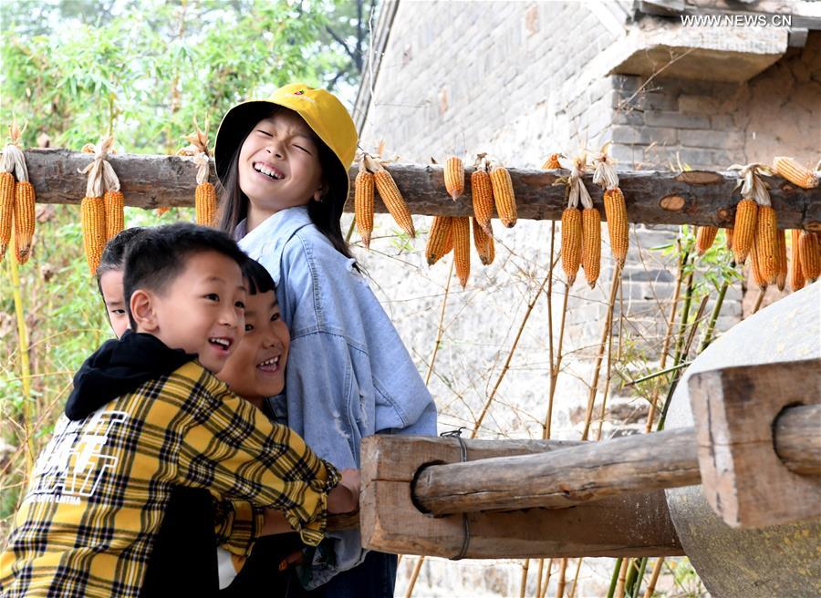 Visitors Experience Rural Life In C China China cn