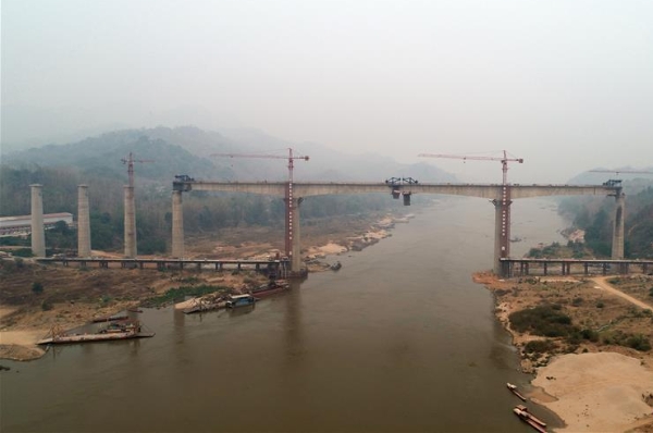 China-Laos railway bridge completes closure over Mekong River