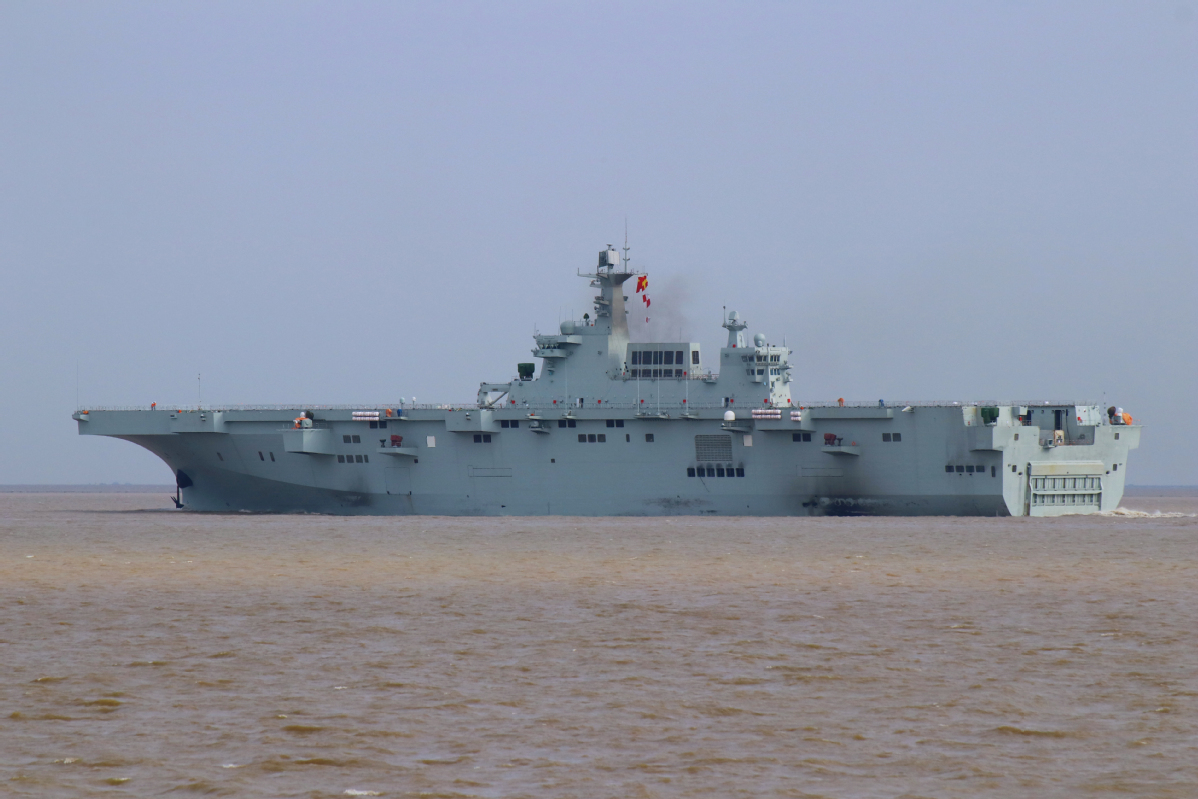 Amphibious assault ship finishes sea trial- China.org.cn