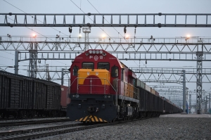 Number of China-Europe freight trains via Alataw Pass surpasses 1,000