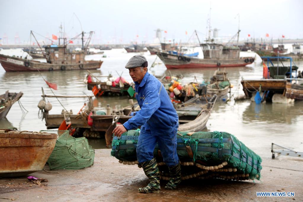 Annual summer fishing ban starts in China