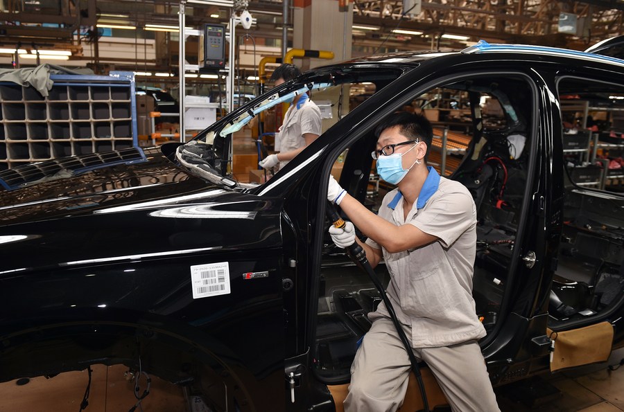 China's passenger car sales up 4.2 in February