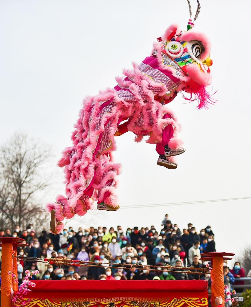China seizes Spring Festival to heat up tourism, consumption