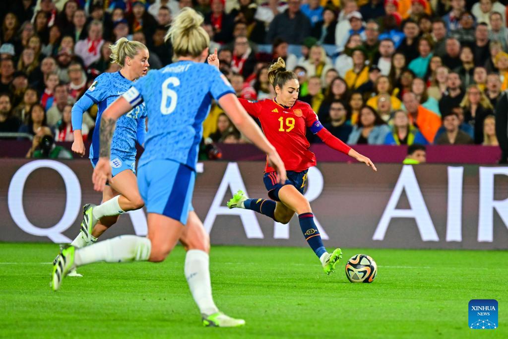 Spain's hero learns of dad's death after WWC final 