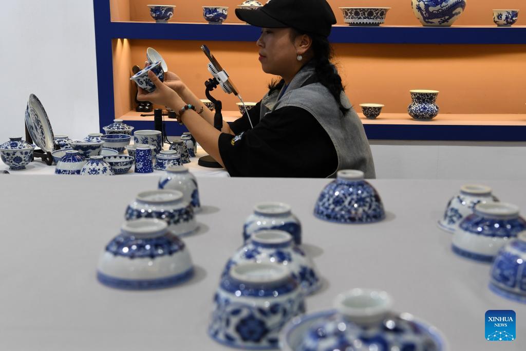 Global ceramic expo opens in China's 'porcelain capital'