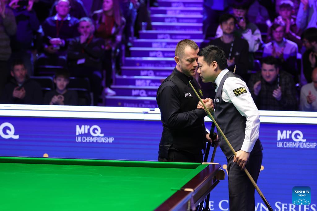 Unfit Ding edges Allen at UK Snooker Championship