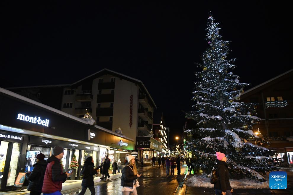 Zermatt in Switzerland sees masses of ski enthusiasts china .cn