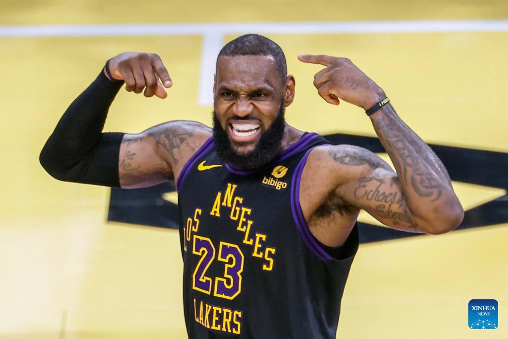 LeBron James becomes first player to score 40000 points