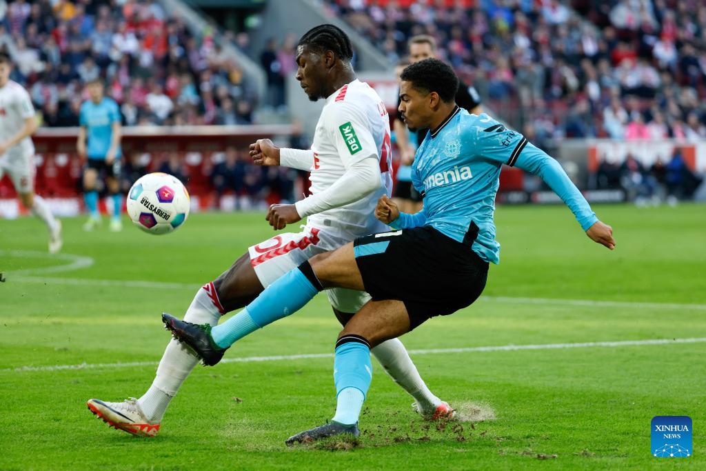 Leverkusen moves 10 points clear atop Bundesliga