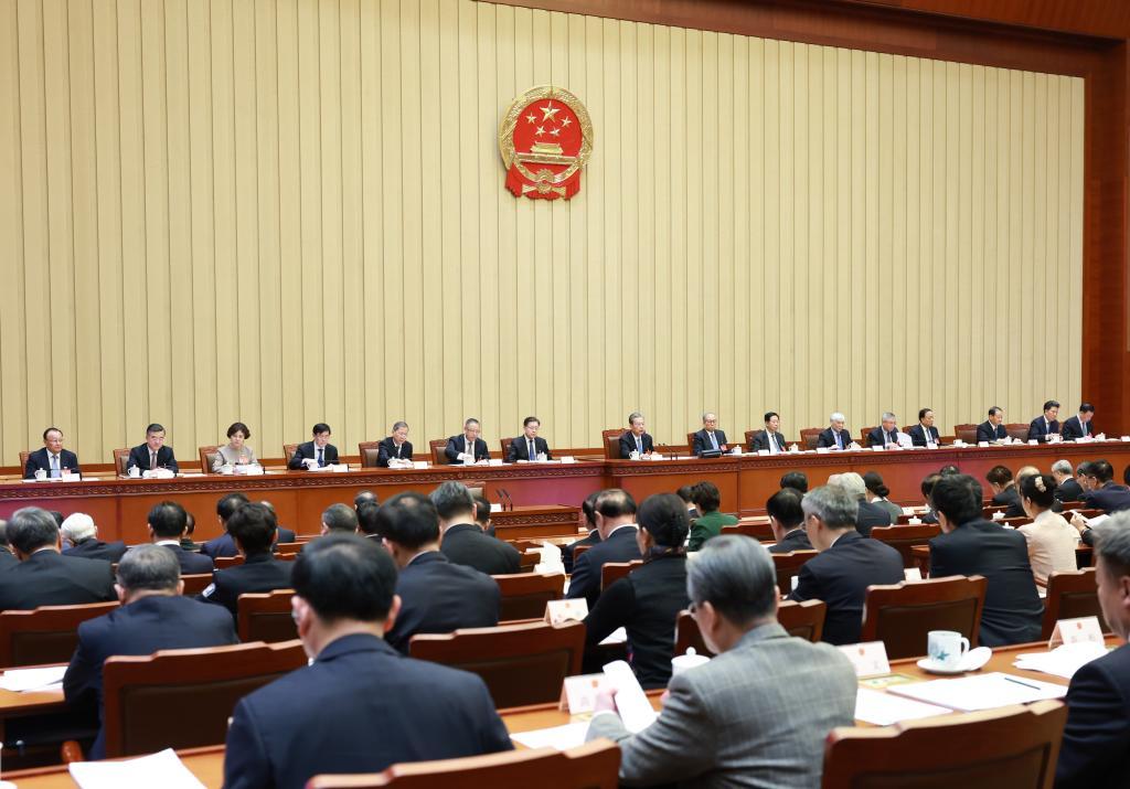 Presidium of China's annual legislative session holds 2nd meeting