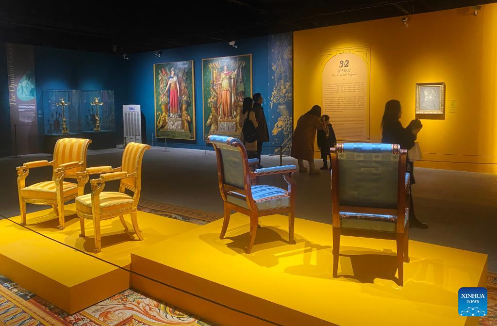 Antiques from Napoleon's palaces exhibited in Beijing