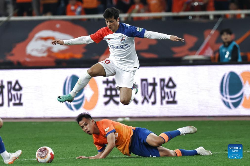 Teixeira brace sees Shanghai go top in CSL