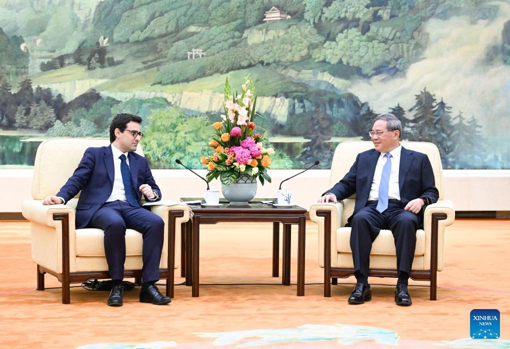 Chinese premier meets French FM in Beijing