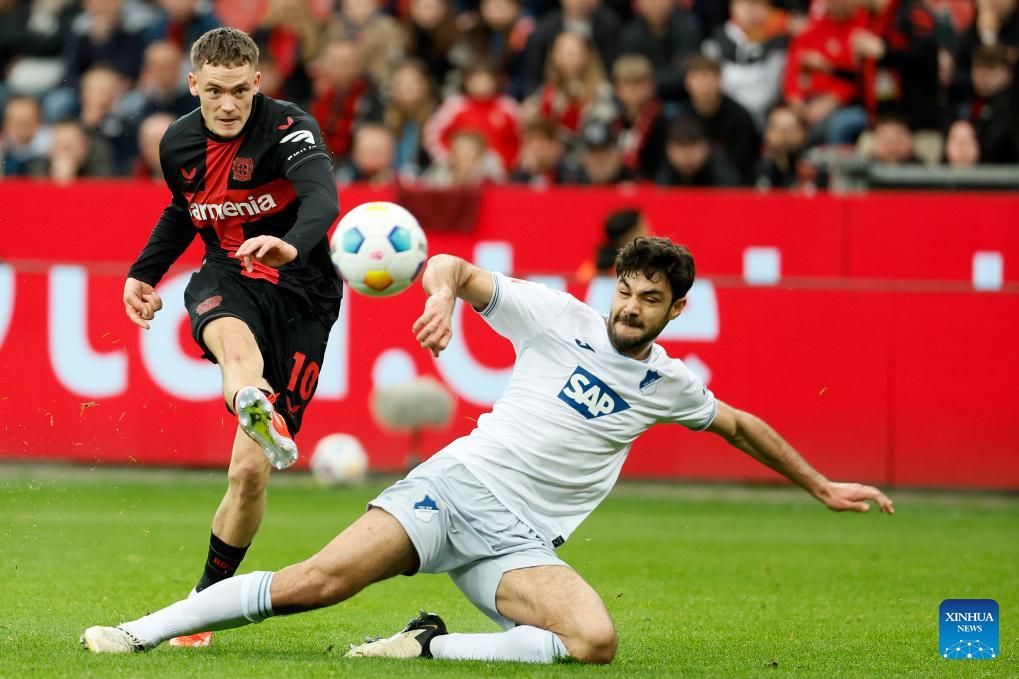 Alonso steps away from unprecedented glory with Leverkusen