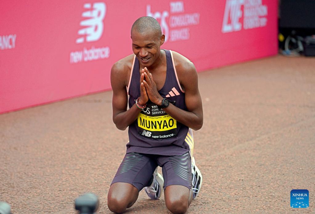 Kenya's Munyao, Jepchirchir win London Marathon