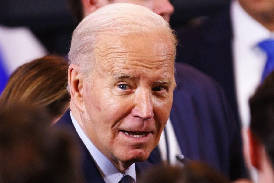 Biden promises quick provision of additional arms to Ukraine in call with Zelensky