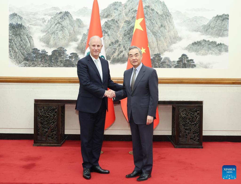 China's top diplomat holds talks with Peru's foreign minister