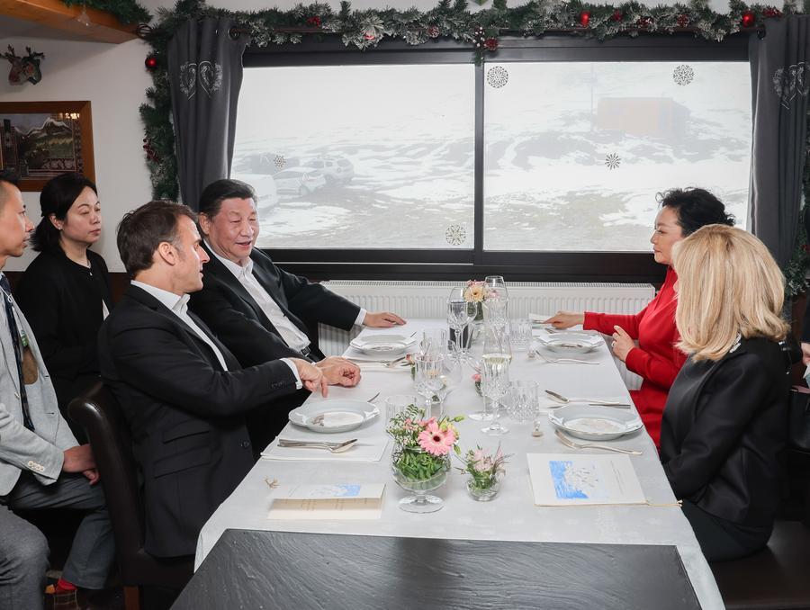 Macron hosts Xi at mountain restaurant in picturesque southern France