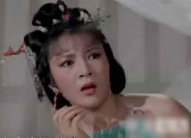汪萍版汪萍版潘金莲:金马影后。1982年由李翰祥导演的电影《武松》中,汪萍饰演的潘金莲,也许不是所有“潘金莲”中外表最美的,