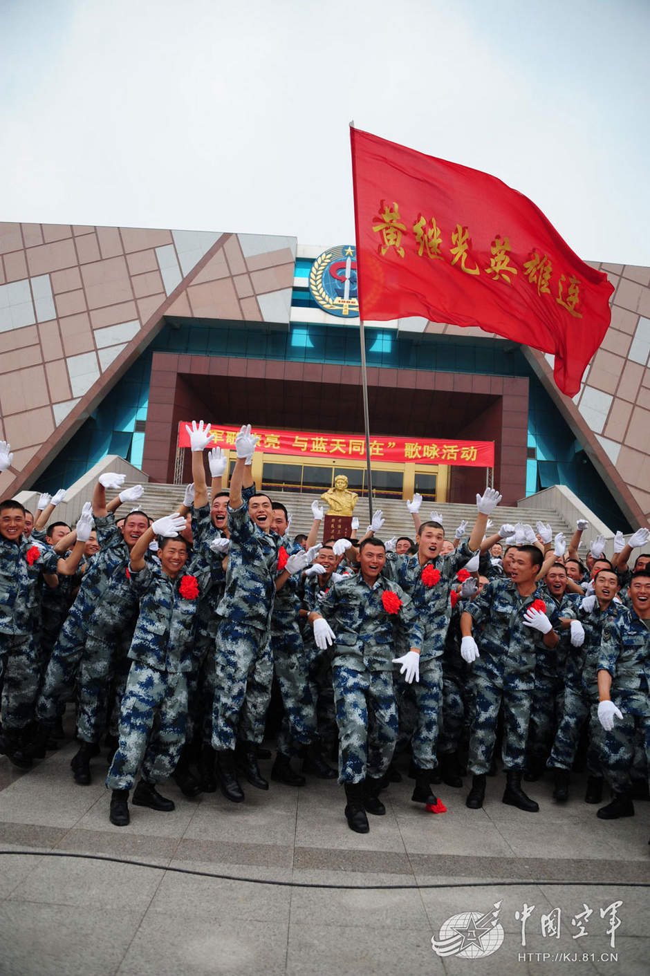 中国唯一の空挺部隊、訓練写真を公開_中国網_日本語
