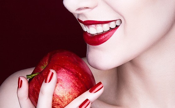 ¿Qué tan tentadora podría ser una mujer con labios rojos?_Spanish.china ...