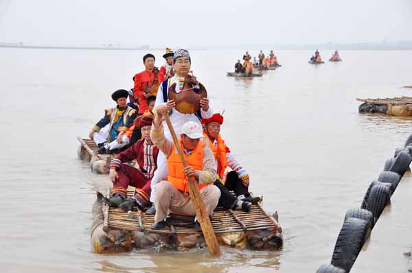 Ningxia pays homage to Yellow River _ China.org.cn
