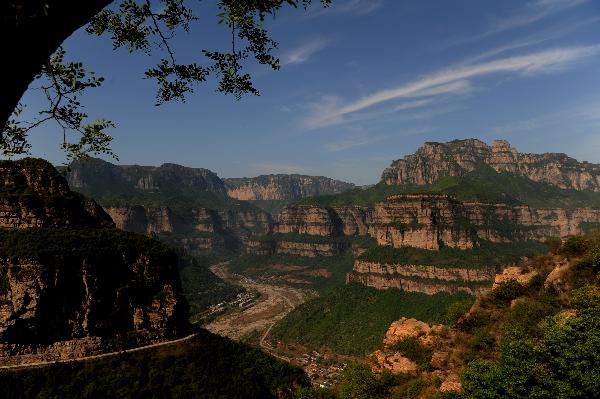 Taihang Grand Canyon presents unique scenery of mystery - China.org.cn