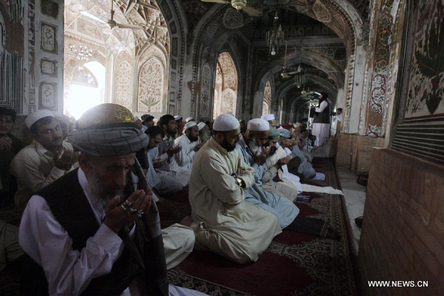 Muslims in Pakistan celebrate Eid al-Adha - China.org.cn