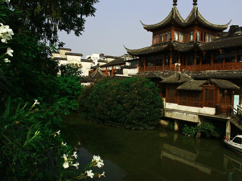 Amazing night view of Qinhuai River - China.org.cn