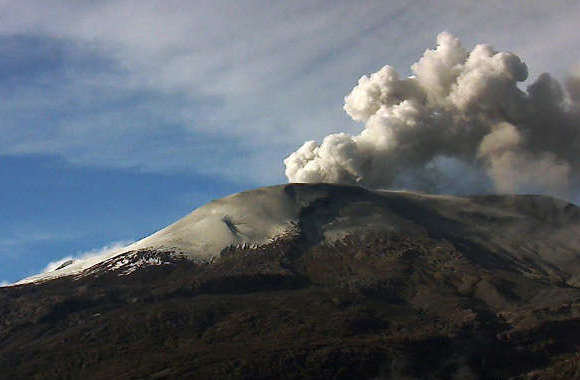 Colombian 'Nevado del Ruiz' volcano remains active - China.org.cn