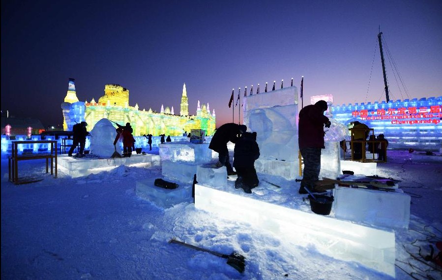 Night view of Ice and Snow World in Harbin- China.org.cn