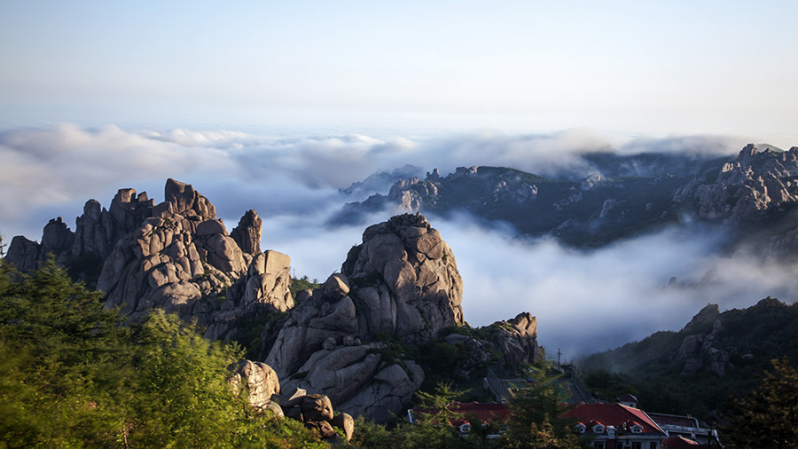 Sea of clouds at China's Laoshan Mountain - China.org.cn