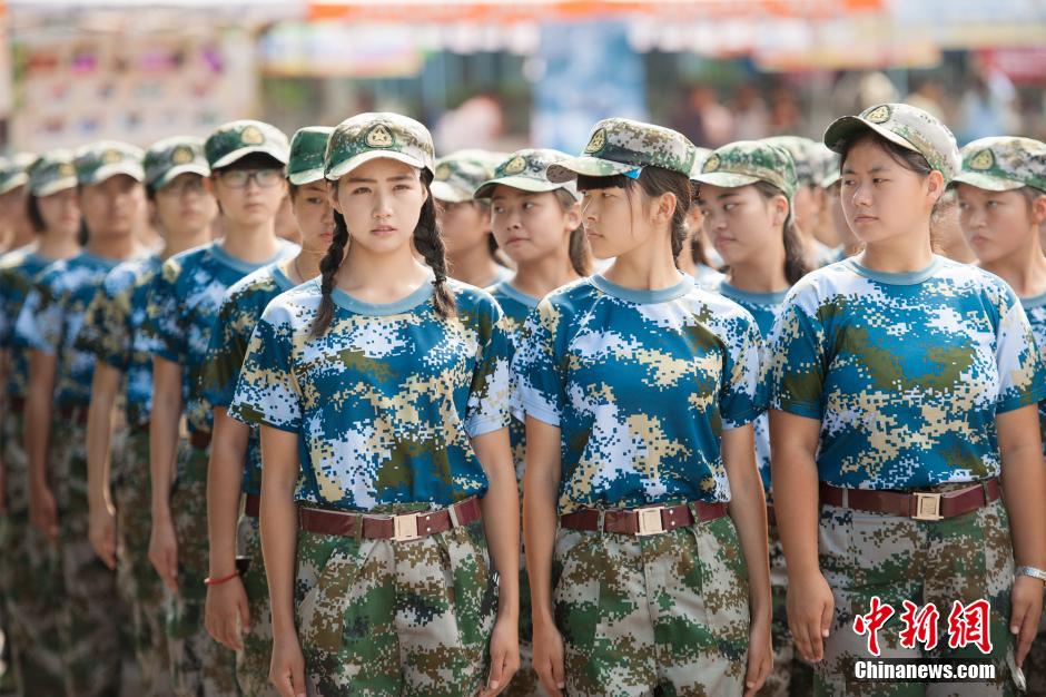 University holds freshmen military training- China.org.cn