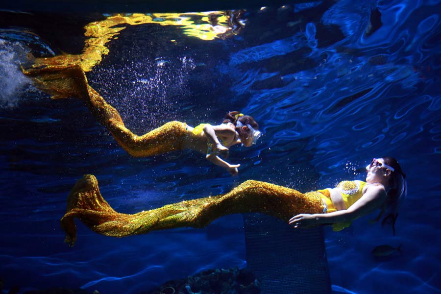 Mother and daughter 'mermaids'- China.org.cn