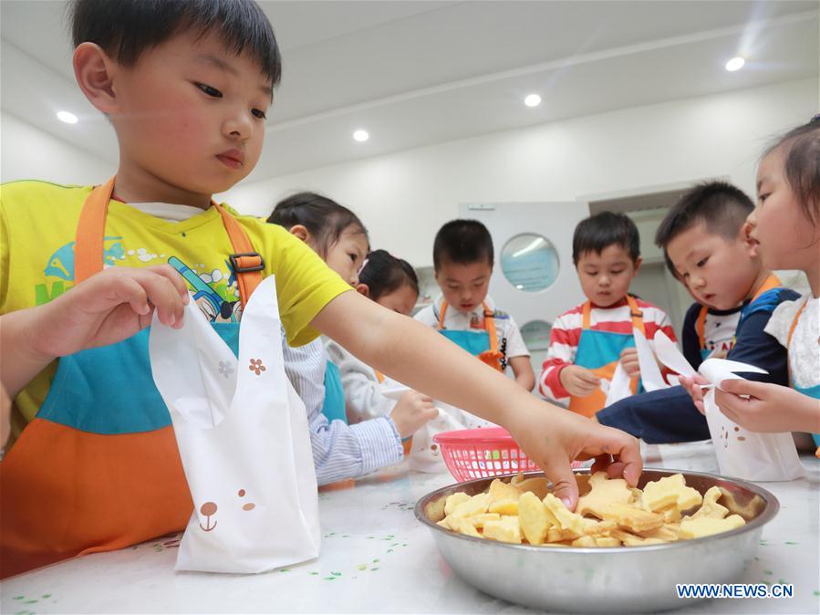 Activities held for upcoming Mother's Day- China.org.cn