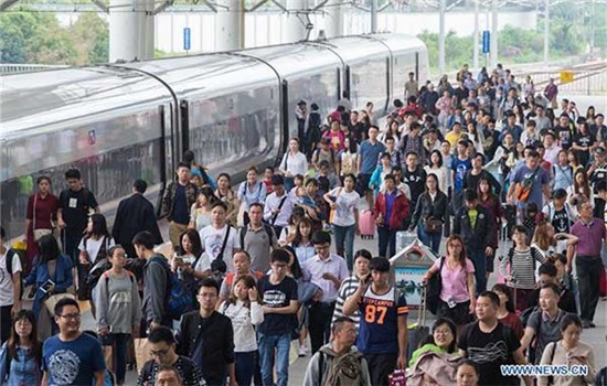 Train journeys hit record high during National Day holiday - China.org.cn