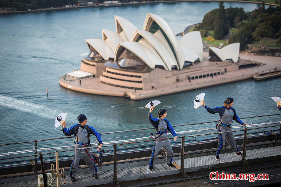 Tai Chi takes over Sydney Harbour Bridge- China.org.cn