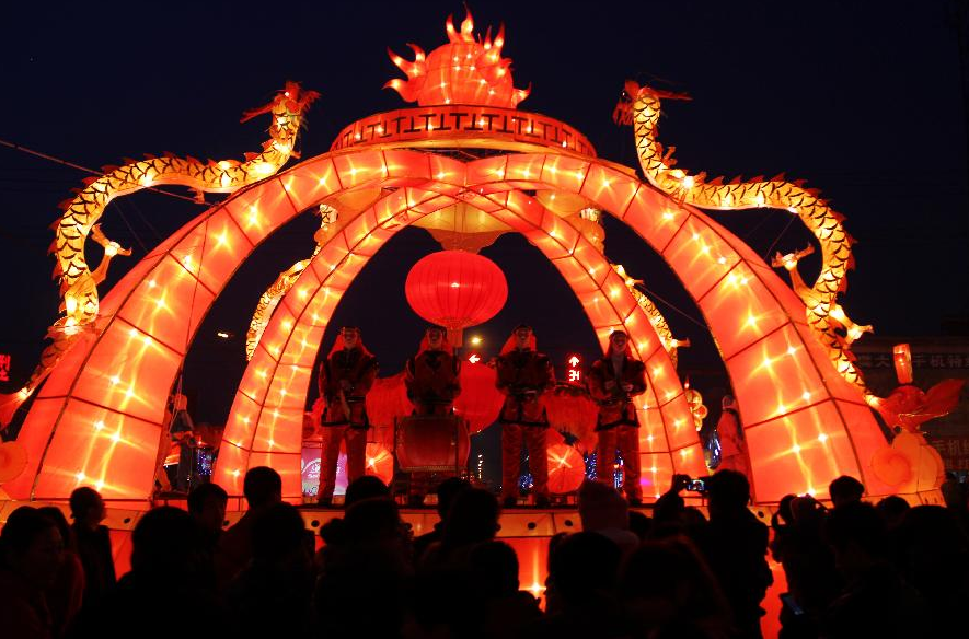 People across China celebrate Lantern Festival- China.org.cn