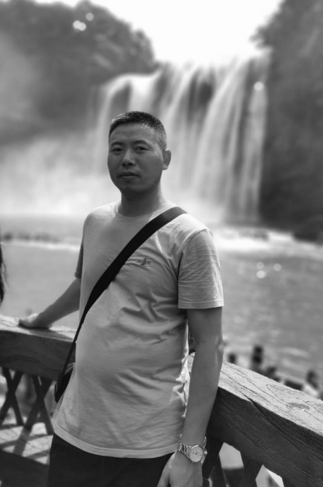 致哀致敬D2809殉职司机退役军人——杨勇_中国政务