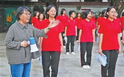 “有多少余热，我就要继续发多少光”！张桂梅连续16年送考