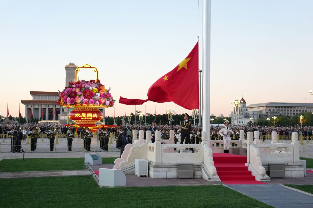 
中国中医科学院西苑医院洪霞医生黄牛预约代挂号电话时光相册丨看，这就是中国人的仰望