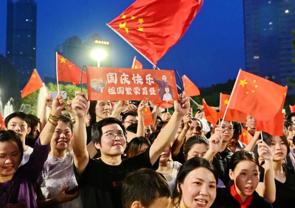 
中国中医科学院广安门医院陈瑞雪医生黄牛预约代挂号电话这两天，朋友圈都是“中国红”