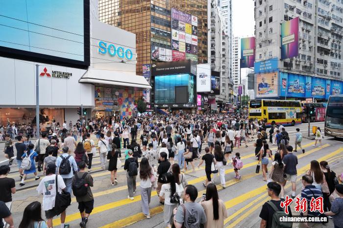 
广东省第二人民医院黄牛号贩子票贩子代网上预约代挂号电话香江观澜：双节长假客流兴旺 香港文旅尽显多元活力
