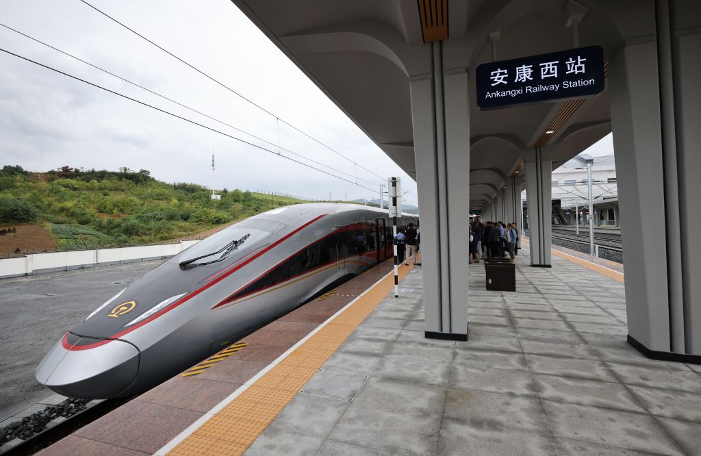 
东直门医院黄牛号贩子票贩子代网上预约代挂号电话解码流动中国的活力与韧性——2026年国庆假期半程观察