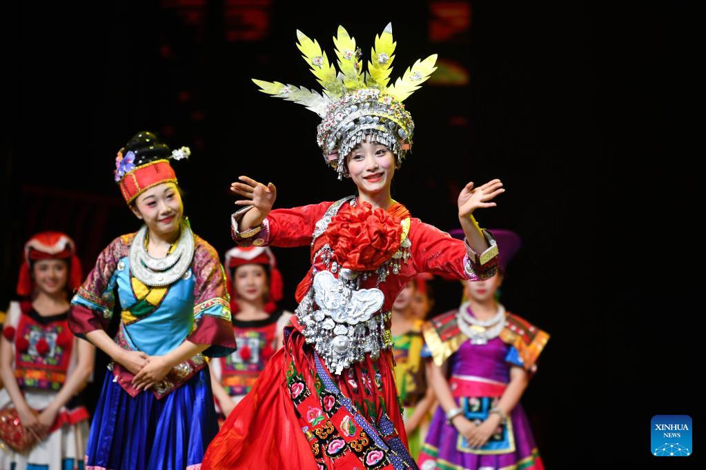 'Colorful Guizhou Style' show- China.org.cn