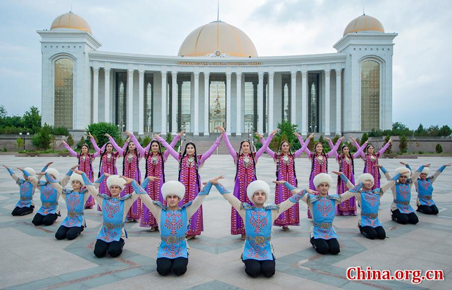 International art troupes shine at Xinjiang dance festival- China.org.cn