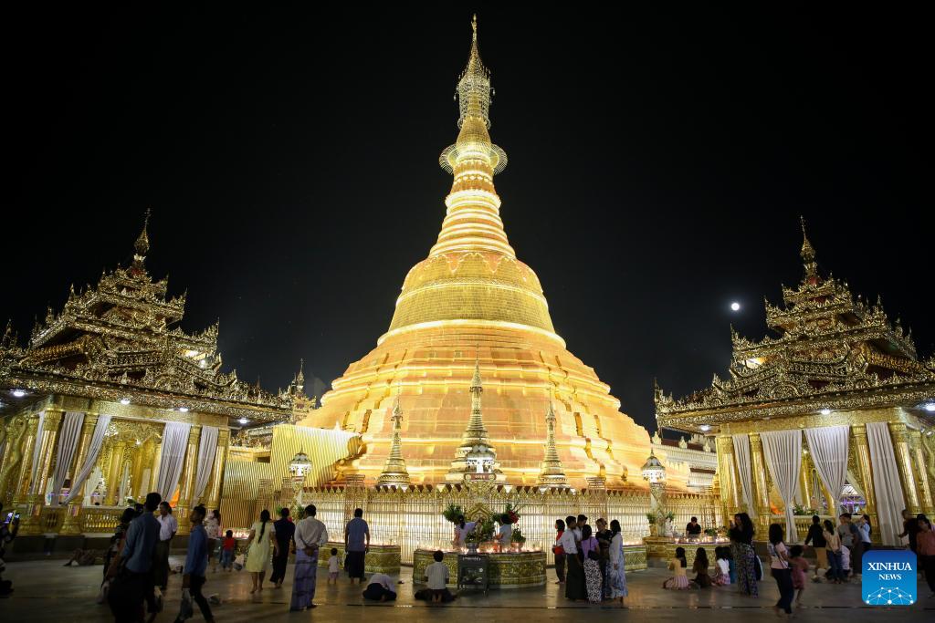 People celebrate Tazaungdaing festival in Myanmar - China.org.cn